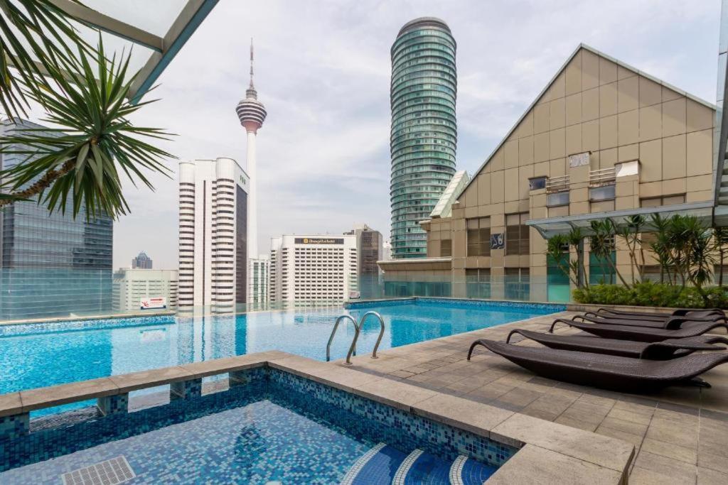 Cozy Super King Bed Studio Walking To Petronas Klcc クアラルンプール エクステリア 写真