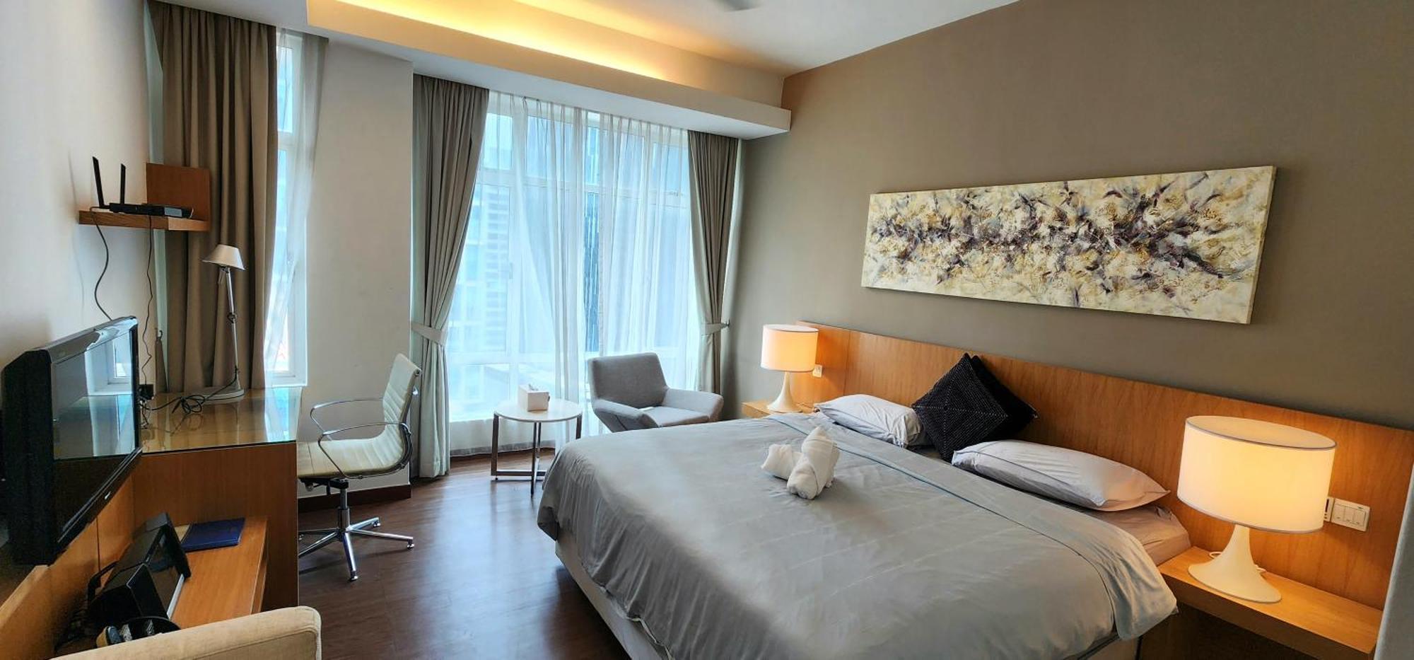 Cozy Super King Bed Studio Walking To Petronas Klcc クアラルンプール エクステリア 写真